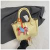 Bolsa Balde de Mão Feminina da Moda 2025, Nova Bolsa Transversal de Ombro Único Casual Simples Nicho com Estampa de Pedra da Moda