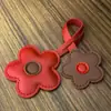 Em Estoque Novo Modelo Pingente de Flor em Couro PU para Mulheres, Chaveiro Pingente de Flor de Bolsa Preenchida com Algodão de Couro Feito à Mão