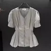 Top de verano nuevo para mujer, corte ajustado, manga corta, talla grande, cuello en V, manga corta, entallado en la cintura, plisado, gris