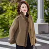 Novos tops casuais estilosos e elegantes de outono e inverno para mães, jaquetas curtas de tamanho grande para meia-idade e idosos, casacos versáteis para primavera e outono
