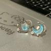 Pendientes pequeños y exquisitos de estilo Mori con forma de luna y estrella azul fresca, combinables con todo, 2024, nuevos pendientes asimétricos de piedra blanca perla.