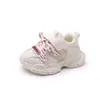 Sapatos de bebê macios para primavera e outono, sapatos casuais, tênis estilo "dad shoes" para crianças, tênis de malha respirável, sapatos para meninas, antiderrapantes