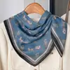 Pañuelo Cuadrado Pequeño de Lino Rojo Carruaje 70 Para Mujer Estilo Coreano Versátil Primavera y Otoño Delgado Profesional Pañuelo de Azafata