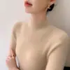 Suéter adelgazante de manga corta con cuello semi-alto para proteger el cuello, versátil para primavera y verano, adecuado para usar en capas o solo, un básico elegante