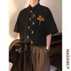 Camisa Versátil de Verano Estilo Retro Japonés con Bordado de Girasol, Manga Corta para Hombres y Mujeres, Corte Holgado, Estilo Hong Kong, Marca de Moda, Camisa Estilo Universitario