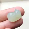 Suministro Directo de Colgantes Pixiu de Jade Natural Qinghai Hetian para Collares Hechos a Mano DIY, Colgantes Pixiu Tridimensionales con Agujero, Venta al por Mayor