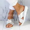 Chinelos Femininos Verão 2019 Novo Estilo Coreano Moda Para Sair Sandálias Rasteirinhas Onduladas Lojas de Uma Tira Praia Comércio Exterior Explosões