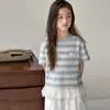 Ropa de Verano para Niñas Estilo Coreano 2026 Nuevo Estilo de Verano para Niños Mayores Camiseta de Manga Corta Rayada con Adorno de Encaje Pantalones Rectos de Pierna Ancha