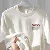 Venta al por mayor del fabricante Comercio exterior Verano Delgado Cuello redondo Manga corta Nicho Fresco Manga corta Ropa de pareja para hombres y mujeres Tops versátiles