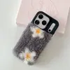 Funda de Felpa con Flor Estilo Coreano para Otoño e Invierno, Adecuada para Apple 17 Pro Max, iPhone 16 Resistente a Golpes, 15/14 Pro Funda Dura