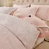 Conjunto de lujo de 4 piezas de terciopelo de leche tridimensional en relieve de grado A para maternidad, engrosado para abrigar en invierno, con ropa de cama de encaje con borlas