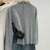 Top de punto para mujer con cuello semialto fruncido, base de lunares, para Otoño/Invierno 2025, apto para usar con prendas exteriores