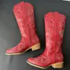 Outono/Inverno 2026 Novo Estilo Botas Western Cowboy Bordadas Femininas Bico Fino Salto Grosso Botas de Cano Alto Fashionable Botas Femininas Comércio Exterior Atacado