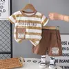 Conjunto Casual de Verão para Meninos com Listras Manga Curta 2026 Moda Nova Roupas de Verão Estilo Coreano Conjunto Fino de Duas Peças Infantil Tendência