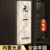 Sinal de Porta de Escritório da Empresa Loja Galeria de Arte Estúdio Design de Nome e Logotipo e Produção Placa Luminosa Perfurada Suspensa