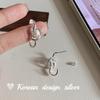 Corea del Sur Dongdaemun aretes sencillos Plata de Ley S925 Línea Perla enrollada aretes curvos personalizados estilo frío femenino