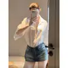 Shorts de Sarja Lavada de Cintura Alta Tendência e Versátil com Controle de Barriga, Caimento Justo e Caimento Confortável