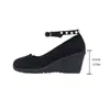 Invierno 2025 Nuevo Estilo Punta Redonda Tacón Cuña Slip-On Correa con Hebilla Zapatos de una Sola Pieza Bajos Venta Directa de Fábrica Comercio Exterior Transfronterizo Zapatos para Mujer