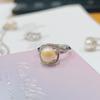 Conjunto de Tres Piezas de Plata de Ley 925 Elegante con Perla Natural de Agua Dulce en Montura Cuadrada Pequeña, Joyería de Moda y Versátil para el Día a Día