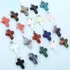 Pingente de Cruz de Pedra Natural, Joias de Cristal Multicoloridas, Acessórios para Miçangas Artesanais DIY, Acessórios de Colar Modernos e Versáteis
