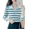 Suéter de malha listrada para mulheres, novo modelo outono 2026, gola polo, camiseta solta de manga longa, fino, top único e bonito
