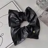 Argola para cabelo quadrada em couro PU de moda francesa, faixa de cabelo de alta qualidade, novo design simples de 2024, argola para cabelo estilo "intestino grosso"