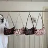 Bolso Cruzado de Hombro y Axila con Colgante de Cereza Simple Popular, Moda Femenina Estampada Nueva y Única 2026
