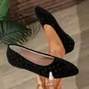 Zapatos planos slip-on estilo europeo y americano para mujer, disponibles en stock, con un brillante adorno de pedrería en la parte superior