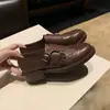 Couro de boi super macio, mesmo estilo do modelo cor de uva, sapatos de couro femininos estilo Monk strap com fivela dupla e gravação brogue, com salto grosso e sola grossa, mocassins