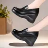 Mocasines de Mujer con Cuña y Suela Gruesa 2026 Otoño Slip-On Estilo Británico Zapatos Pequeños de Cuero Suela Suave Antideslizantes Zapatos para Mamá