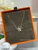 Colar V Gold H Brand Nariz de Porco Pequeno Q, Pulseira Pequena Q, Brincos, Colar para Mulheres, Sensação de Luxo e Alto Padrão, Moda Ot para o Dia a Dia