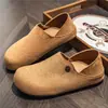 Nuevos zapatos casuales de otoño para hombre Birkenstock que aumentan la altura, elegantes y sencillos, zapatos de doble propósito para hombre para usar en casa y al aire libre