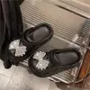 Zuecos Ligeros de Moda con Suela Gruesa para Aumentar la Altura para Mujer, Nuevos de Verano 2026, Pantuflas Antideslizantes para Exteriores con Sensación Suave al Caminar y Punta Cerrada
