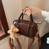 Bolsos de otoño e invierno para mujer 2024, nuevo bolso de hombro, bolso de bolos de moda popular, bolso de mano Maillard, bolso cruzado