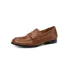 Mocassins retrô de salto grosso estilo britânico em couro genuíno para mulheres, novo modelo 2026, sapatos slip-on de tamanho grande