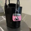 2025 Nueva Bolsa Hecha a Mano de Color Claro Accesorios de Aleación Kt Saturno DIY Llavero Colgante de Bolso de Moda