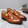 Sapatos masculinos slip-on brogue com franjas mais vendidos da Amazon, sapatos casuais de couro estilo britânico e coreano, sapatos de negócios retrô, 2511