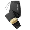 Pantalones de Piel de Cordero para Hombre Invierno Forrados de Polar Engrosados Cálidos Streetwear Modernos Versátiles Sueltos de Algodón Pantalones Casuales