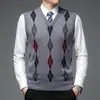 Nuevo chaleco de lana para hombre, otoño e invierno, ajuste holgado casual, en stock, jersey de mezcla, adecuado para padres de mediana edad, camisa base al por mayor