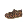 Sapatos de Couro com Estampa de Leopardo para Meninas 2026 Nova Coleção Primavera e Outono Sapatos Infantis com Sola Macia Versáteis Estilo Princesa Modernos Antiderrapantes Sapatos Individuais para Meninas