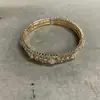 Pulsera de Tres Capas con Diseño de Nicho Diamante Negro Retro, de Gama Alta y Elegante, Pulsera Versátil, Joyería de Lujo Ligero a la Moda al por Mayor