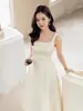 Vestido regata de gola quadrada com barra larga para mulheres, elegante e maduro, acinturado, modelador, estiloso e elegante, adequado para encontros e festas no verão