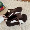 Tênis de treino alemão forrado com fleece feminino, novo modelo de inverno 2026, sapatos quentes de algodão, tênis baixos, tênis esportivos casuais versáteis populares