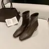 Primer Encuentro: Botines de Gamuza para Mujer, Ajuste Delgado, Tacón Grueso, Nueva Colección Otoño/Invierno 2026, Botines Cortos Negros con Tacón Grueso y Punta Cuadrada