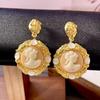 Aretes Retro Mujer Estilo Hong Kong Temperamento Europeo y Americano Lujo Ligero Diseño Nicho Sentido de Alta Gama Aretes Exagerados Nuevo Estilo Chino Clips para Oreja