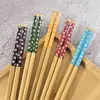 Caja de Palillos Japoneses Estilo Bambú y Madera Impresos para Comida 5 Pares Creativos Vajilla para el Hogar Puesto de Catering Palillos de Bambú Coloridos Estilo Nuevo