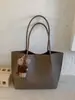 Bolso Tote de Gran Capacidad para el Día a Día, Bolso de Hombro Elegante y de Moda, Bolso de Hombro Único para Mujer Estilo Nuevo y de Moda 2026