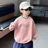 Sudadera para niño, nuevo estilo otoño 2026, top de manga larga para niños para otoño, ropa exterior de moda, conjunto de otoño con letras y dibujos para bebé para niños