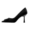 Tacones de aguja de punta fina estilo francés para mujer, nuevo estilo 2026, hebilla cuadrada, escote bajo, negro, adecuados para ir al trabajo y al trabajo.
