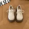 Mocassins retrô, sapatos da moda estilo Birkenstock com sola grossa para mulheres, nova coleção outono/inverno 2026, versáteis para uso casual e de trabalho, com tiras e bico redondo